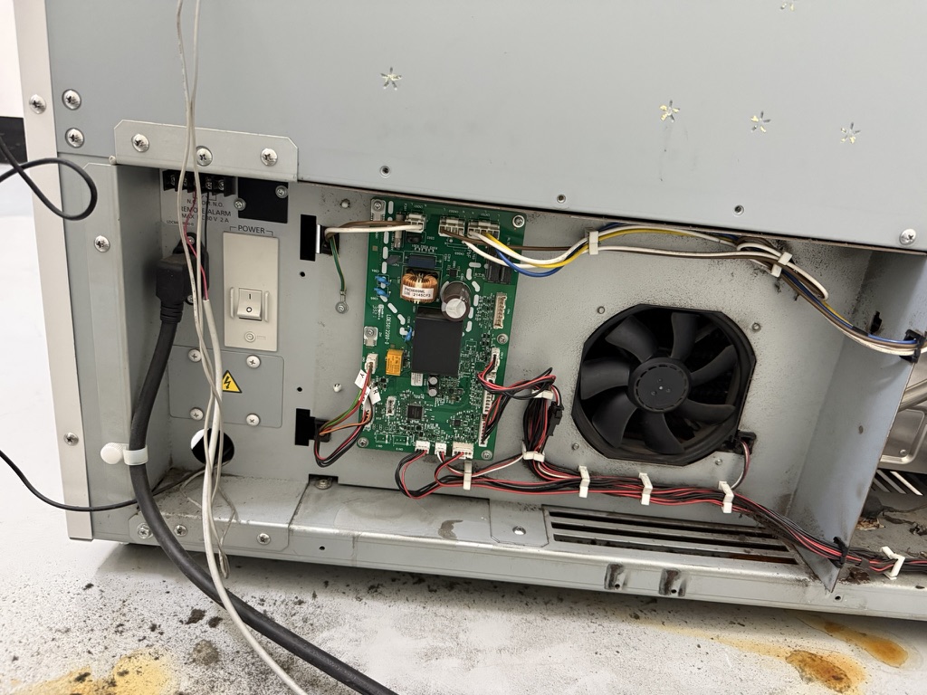 PHCbi 疫苗冰箱機背控制板與 REMOTE ALARM 乾接點警報配線